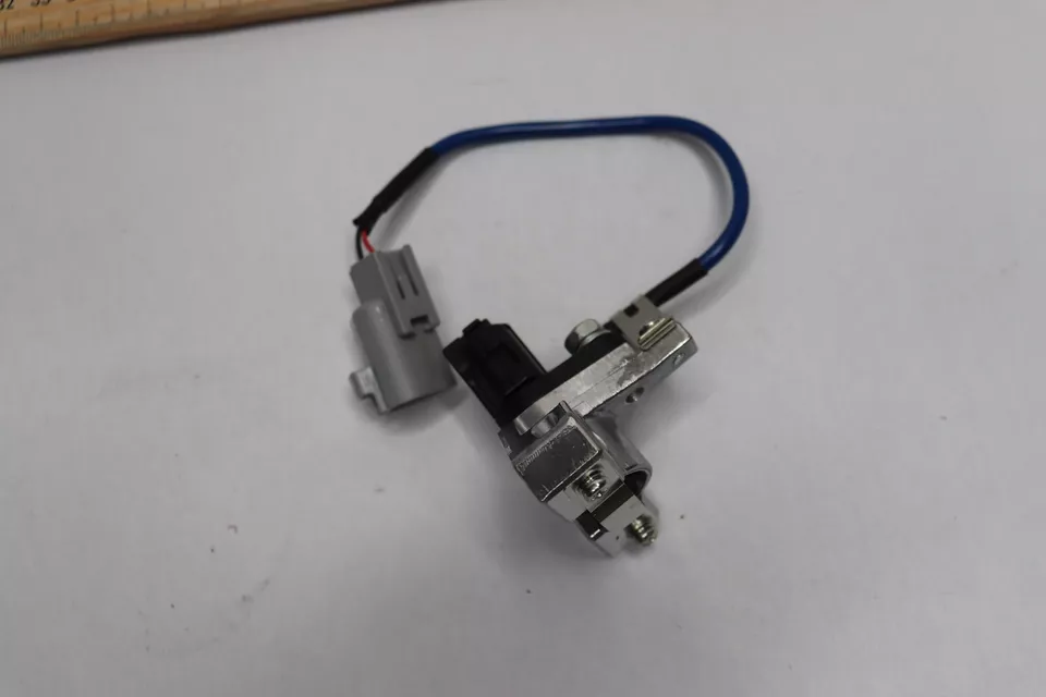 Sensor de posición del árbol de levas Napa Echlin CSS1154  Foto 1 de 3