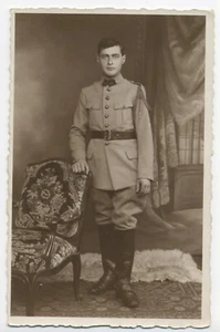 BP748 Carte Photo vintage card RPPC Homme Militaire jeune uniforme Studio décor - Picture 1 of 2