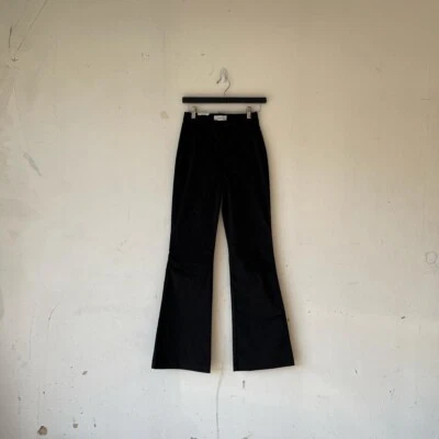 Calça Flare Cintura Alta Veludo Preto Level 99 Percy Tamanho 24 - Imagem 1 de 4