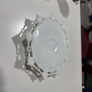 Vintage weißer Westmoreland Kuchenständer, Standfuß - Bild 1 von 10