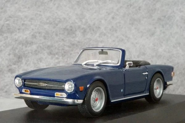 Minichamps 1/43 Triumph TR6 1968 Dark Blue Diecast Model Car - Image 1 of 3