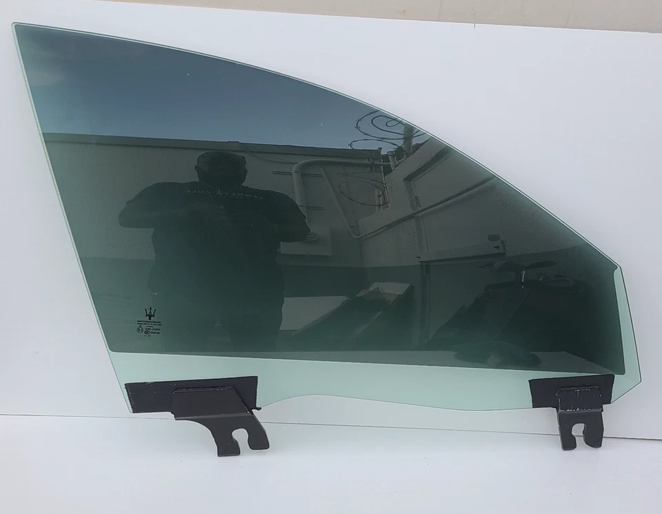 Maserati Levante 2016-2024 Puerta delantera derecha pasajero ventana cristal 43R-01079 Foto 1 de 4