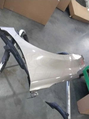 Guardabarros delantero izquierdo usado se adapta a: Hyundai Elantra SDN 2013 delantero izquierdo grado A Foto 1 de 4