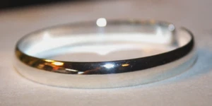 .999 FINE HIGH POLISH SMOOTH SILVER SLIP ON BANGLE BRACELET 19 GRAMS - Picture 1 of 10