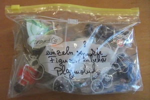 8 einzeln verpackte Figuren /Zubehör - Playmobil - Bild 1 von 11