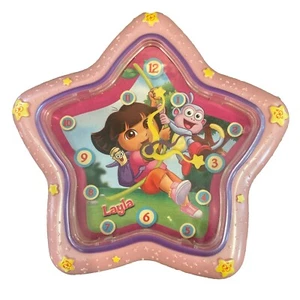 Dora The Explorer rosa Stern Layla Wanduhr - Bild 1 von 2