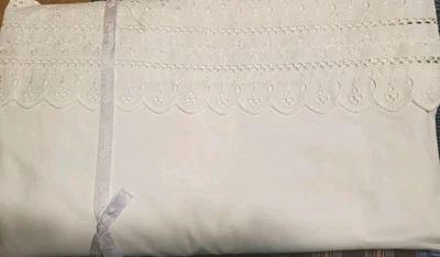Wamsutta Supercale Plus Ivory with Lace Edge Double Full FLAT Sheet 200 Thread  - Image 1 of 3