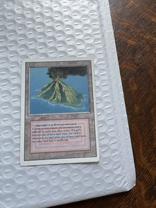 Magic: The Gathering Volcanic Island Revised Edition Rare Dual Land - Picture 1 of 2