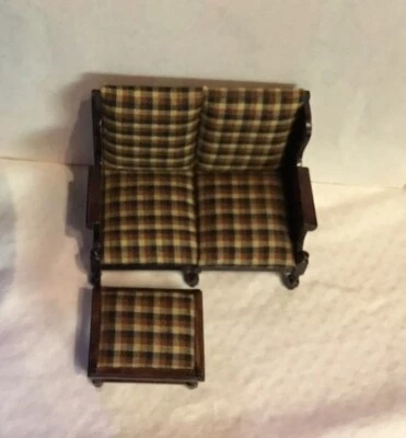 Sofá y taburete tapizados de colección Fantástica mercancía casa de muñecas coleccionables Fc1 Foto 1 de 4