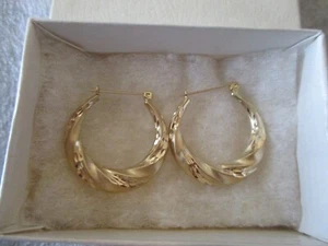 14K YELLOW GOLD HOOP EARRINGS by JACMEL (JCM) - DIAMOND CUT DESIGN - 1.94g - Picture 1 of 19