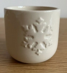 2.5 Inch Beige Ceramic Tea light Small Candle Holder Stocking Filler Snowflake - Picture 1 of 7