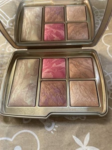 💖HOURGLASS Ambient lighting palette Universe. Sold out~ New without box. - Picture 1 of 5