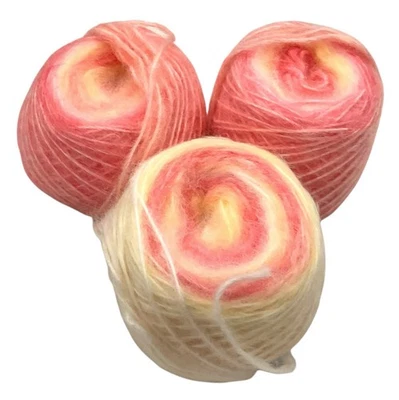 Fio de mohair 3 bolos Okidoki 100g cada cor gradiente rosa amarelo pêssego - Imagem 1 de 2