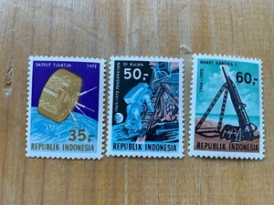 Francobolli Indonesia SC# 819-821 Realizzazioni Spaziali MNH 1972 - Foto 1 di 1