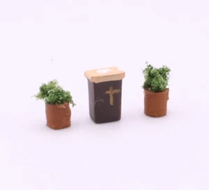 N Scale Pulpit and 2 Planters - Picture 1 of 3