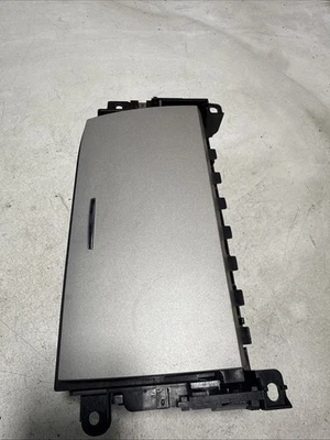 2005-2008 Toyota Avalon Limited, безель приборной панели подстаканник держатель, серебро, 55620-07010 - Изображение 1 из 4