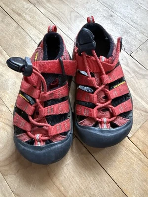 Keen Newport H2 Toddler Kids Size 8 Red Closed Toe Sandals Water Hiking Shoes - Image 1 of 3