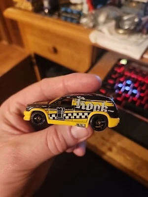 Hot Wheels FanDango Check Mate2 018 Black Yellow Rook Diecast SUV Loose - Image 1 of 4