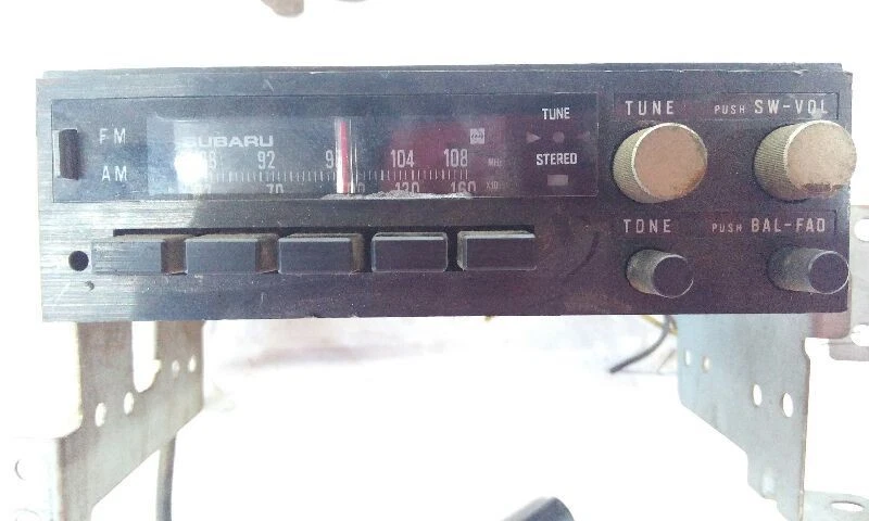 85-86 Subaru GL радио 3 двери VIN G 5-значный  - Изображение 1 из 3