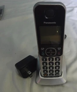 Panasonic KX-TGFA30 C Dodatkowa słuchawka Telefon bezprzewodowy i podstawa ładowania PNLC1040 - Zdjęcie 1 z 2