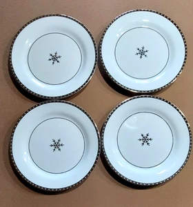 4) Target TRADITIONAL HOLIDAY 9" Salad Plate Silver Snowflake White Porcelain - Picture 1 of 6