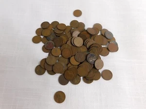 F6 - 1940's Lincoln Wheat Penny Lot of 131 Circulated - Picture 1 of 4