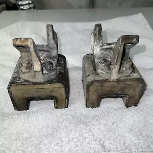1936 1937 Chrysler RH & LH Rear Support Insulator BRKTS 663896-7 Mopar - Picture 1 of 9