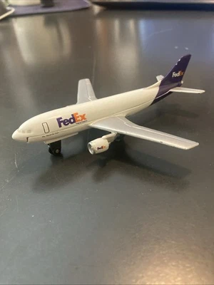 Matchbox Sky Busters FedEx 1973 Airbuss 300B SB28 Foto 1 de 4