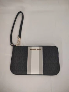 Michael Kors Jet Set Travel Large Top Zip Wristlet EUC - Picture 1 of 4