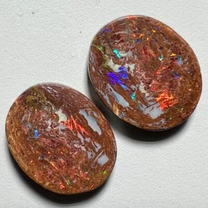 Par dividido de madera opalizada Yowah con hombro natural australiano sólido de 16 quilates - Imagen 1 de 4