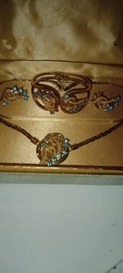Oleg Cassini 4pc Necklace Bracelet Pin Earrings Missing 1 Blue Crystal 1 Pearl - Picture 1 of 7