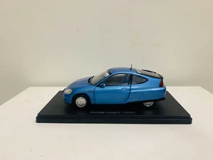 Honda Insight 1999 Blue 2 Open Door 1:24 Scale Die-Cast Model Car - Picture 1 of 8