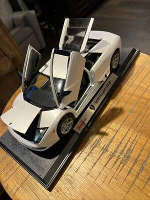 Lamborghini Murcielago LP640 2007 blanco 1/18 modelo de coche fundido a presión de Maisto 31148 Foto 1 de 4
