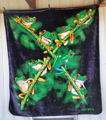 COLCHA COBERTOR QUEEN SIZE SAPO FLORESTA TROPICAL CAFÉ SAPO - Imagem 1 de 2