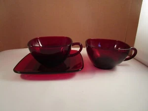 Vintage Anchor Hocking Charm Royal Ruby Red Glass Set of 2 Cups & 1 Saucer - Picture 1 of 11
