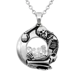 SKELETT SCHWEBENDER CHARM MIT WEISSER HALSKETTE VON CONTROSE - Bild 1 von 7