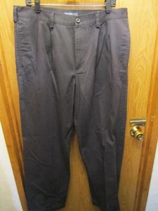 PANTALONE UOMO IZOD AMERICAN CHINO VESTIBILITÀ CLASSICA PLISSETTATO CON POLSINI BLU NAVY TAGLIA 36X32 - Foto 1 di 4