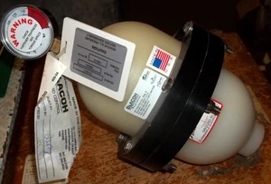 BLACOH SENTRY PULSATION DAMPENER CT401T 3/4" MAX 150PSI 10BAR @ 70F/20C (H4) - Picture 1 of 5