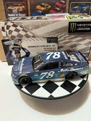Martin Truex Jr. #78 Auto Owners Kansas Win 2017 1/24 Nascar Diecast - Image 1 of 4