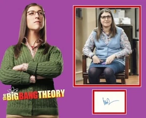 MAYIM BIALIK SIGNED THE BIG BANG THEORY PHOTO MOUNT - Foto 1 di 1