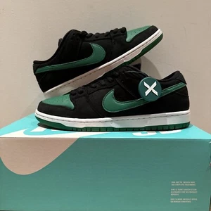 US Men Size 8.5/WMN Size 10 Nike SB Dunk Low Pro J-Pack Black Pine Green NIB - Picture 1 of 24