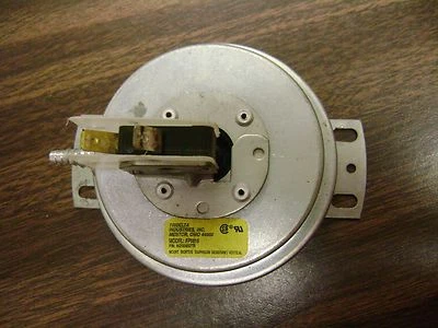 Tridelta Pressure Switch HQ1004697TR (Used) - Image 1 of 2