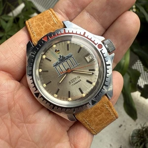 Vostok Boctok Amphibian Brandenburg Gate Watch Manual Wind RUNNING 17 Jewel CCCP - Picture 1 of 8