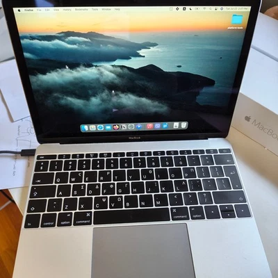 Apple MacBook 12 in 2015 Silver/Intel Core M 1.1 GHz, 256 GB 8 GB Intel HD... - Image 1 of 4