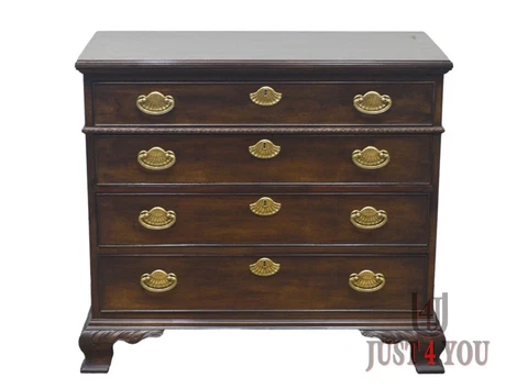 Henredon Banded Bachelor Chest of Drawers Cover