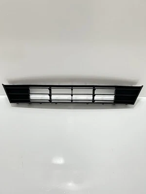 Parrilla de malla inferior central delantera para parachoques BMW F10 528i 535i 14-16 51117331724 OEM Foto 1 de 4