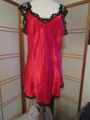 Sexy camisón corto de satén de encaje rojo/negro Amelias de colección transparente ~ usado en excelente estado~ talla M Foto 1 de 4