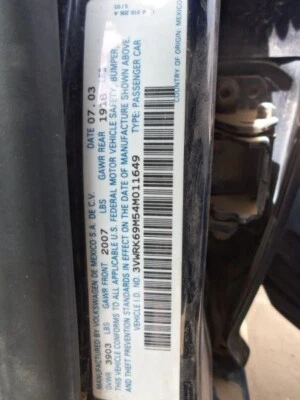 Bomba de dirección asistida usada se adapta a: Volkswagen Jetta City 2004 Canadá solo grado 2,0 Foto 1 de 4