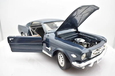 Diecast 1:18 Ford Mustang Solido Road Vehicles - Image 1 of 4