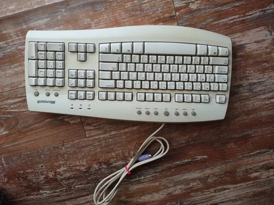 Microsoft Internet Keyboard X04-84530 - RT9410 V:56TW - Fast Shipping! - Image 1 of 4